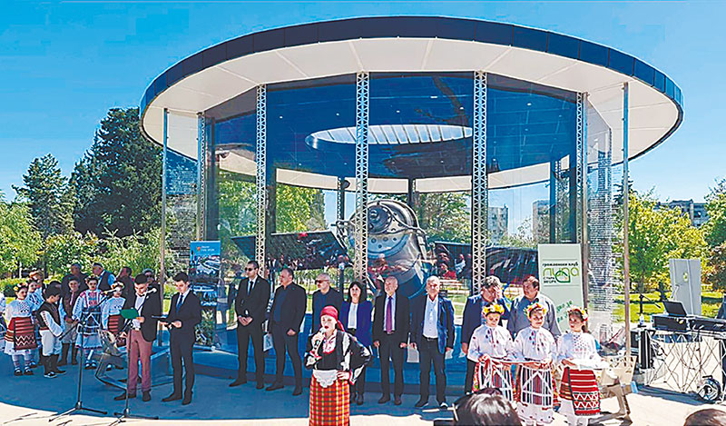 Космос и мир