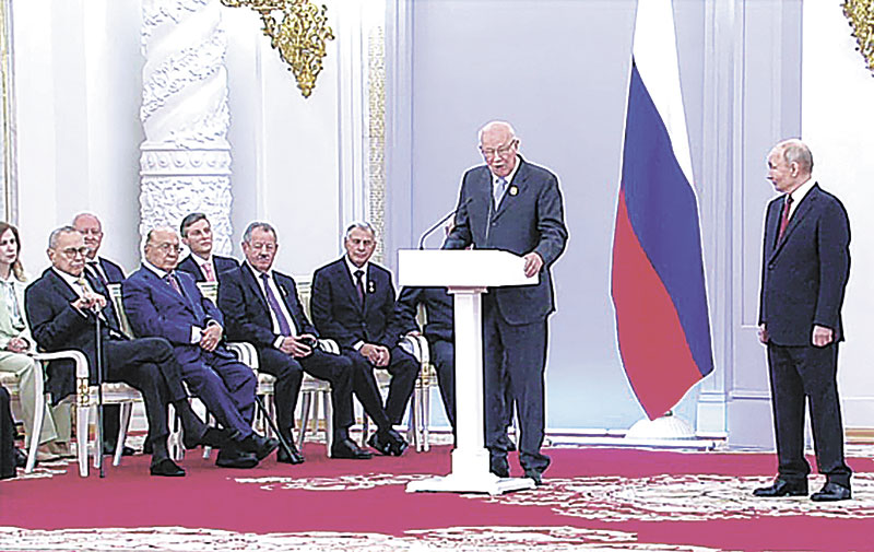На высшем уровне