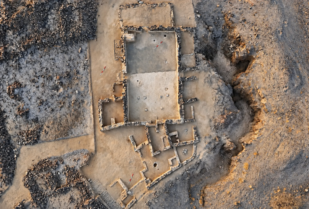1300-летняя мечеть в шахтерском поселке: находка в Саудовской Аравии переписывает историю раннего ислама
